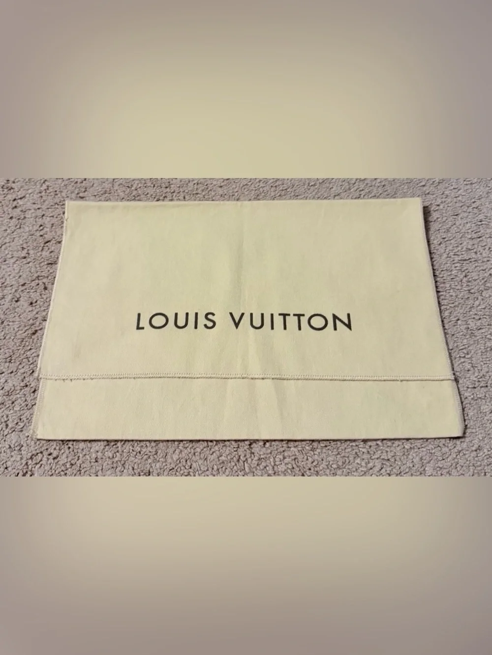 LOUIS VUITTON